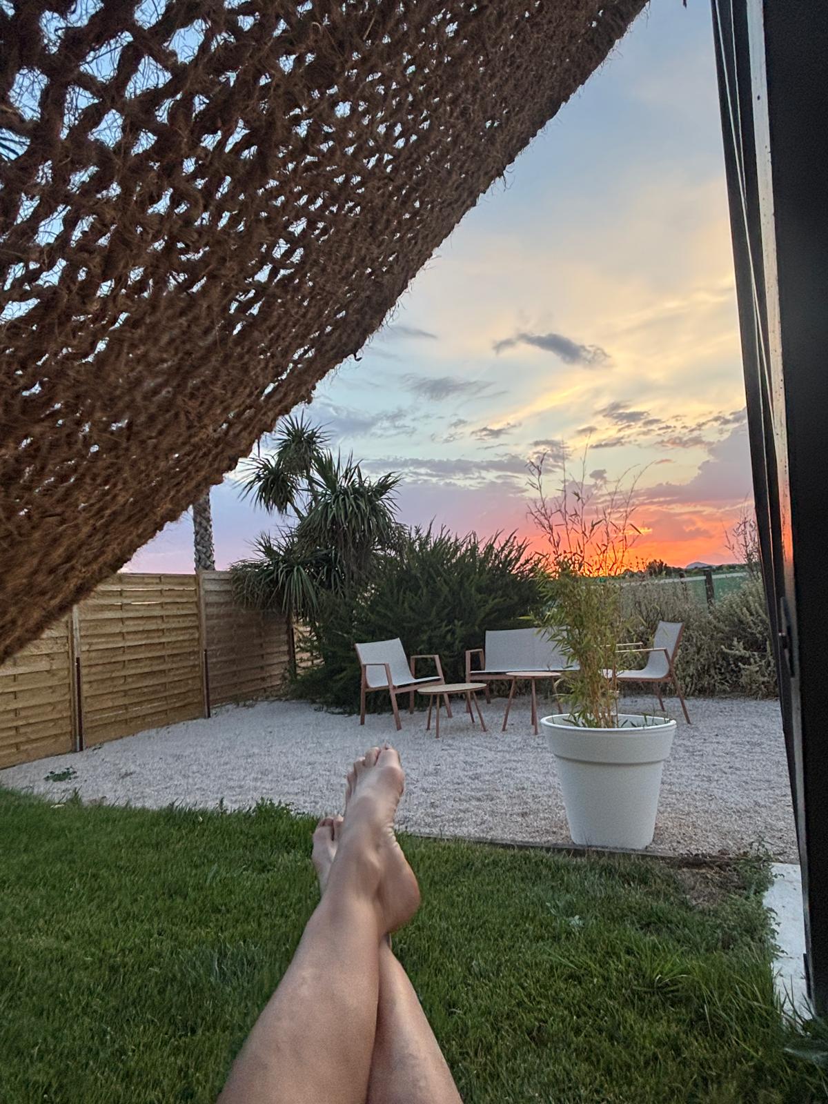 Aperçu de la vidéo de présentation du domaine L'Arche du Négadis au coucher du soleil